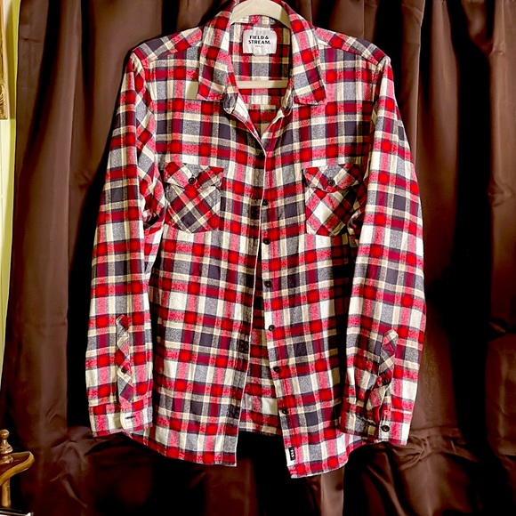 Field & Stream Stream, there is no size it has been cut out. I wear a medium - Picture 1 of 5